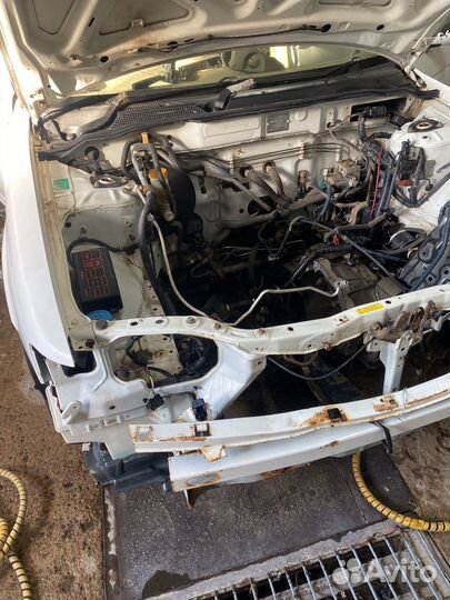 Телевизор Nissan Sunny FB15 по стаканы