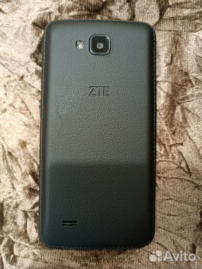 Телефон ZTE