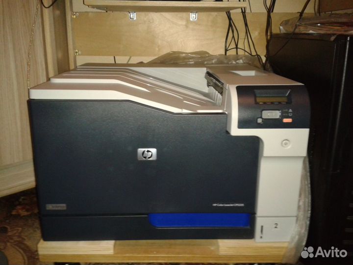 Принтер HP Color LaserJet CP5225