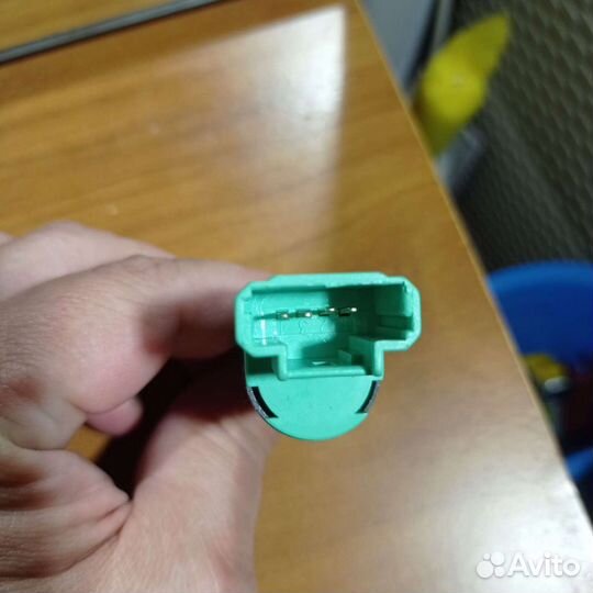 Датчик стоп сигнала Пежо, Ситроен, Ляньчия