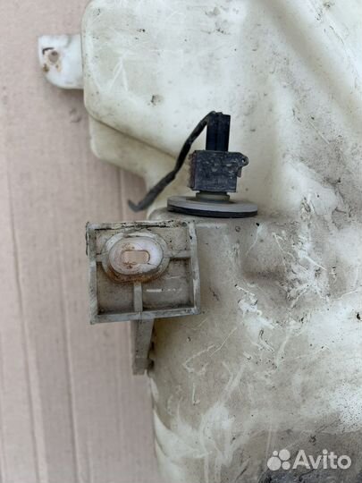 Бачок омывателя лобового стекла Saab 9-5