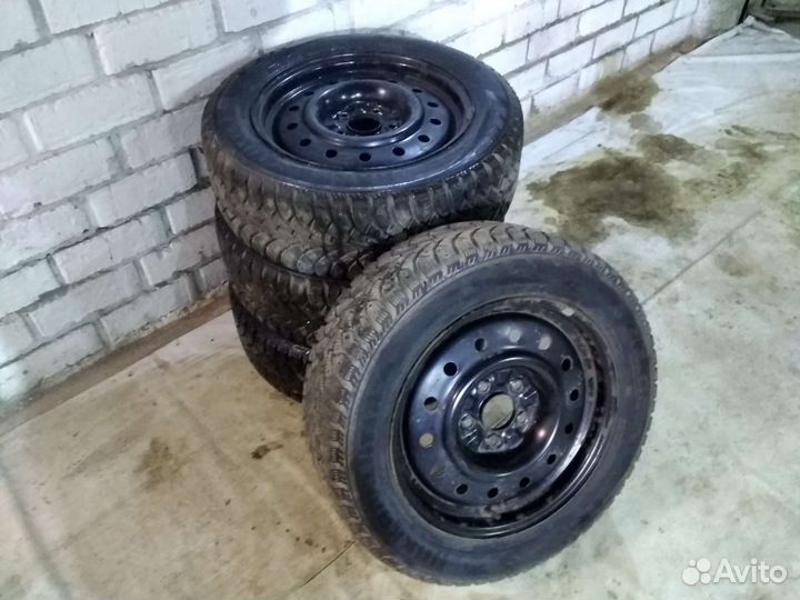 Nokian Tyres Hakkapeliitta 4 205/60 R16