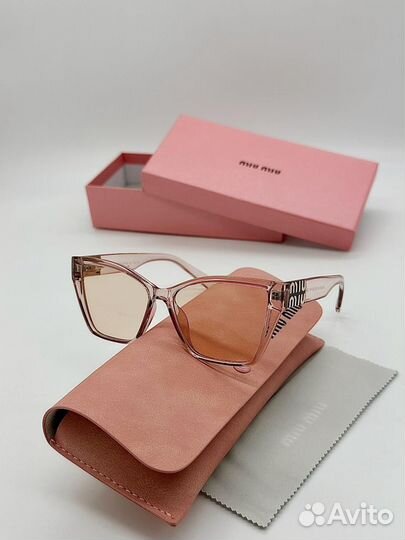 Солнцезащитные очки miu miu