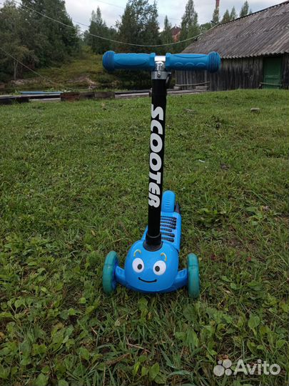 Самокат детский трехколесный