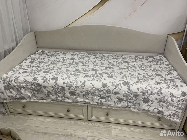 Продам кровать детскую