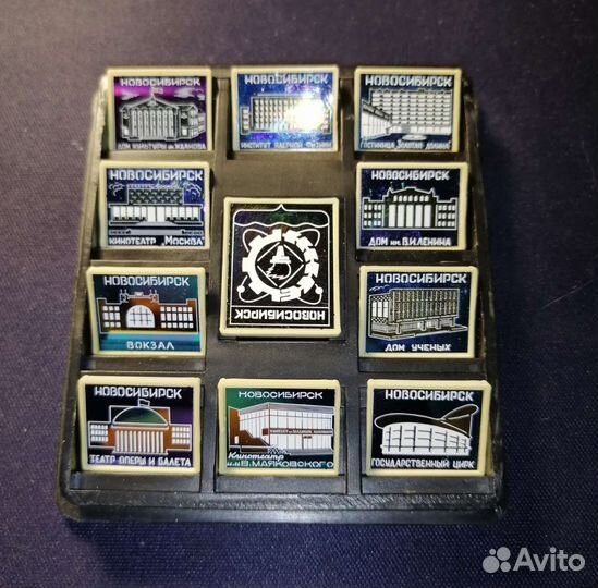 Набор коллекционных значков 