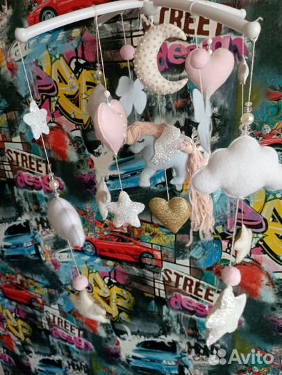 Мобиль на кроватку из фетра