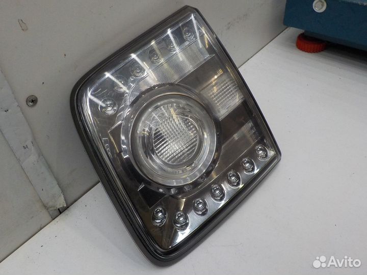 Фонарь задний правый внутренний Nissan Patrol (Y62