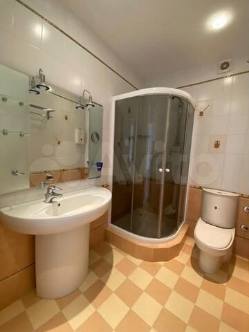 4-к. квартира, 140 м², 7/7 эт.