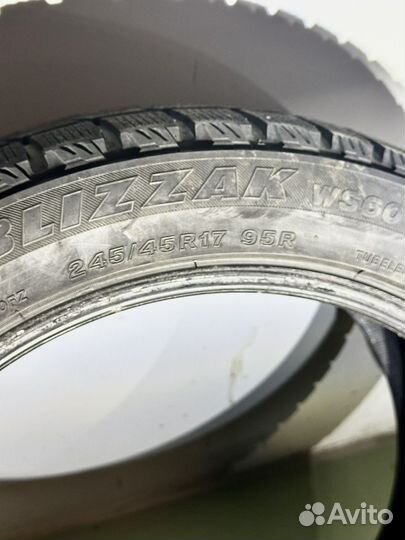 Bridgestone Blizzak VRX 245/45 R17 95S