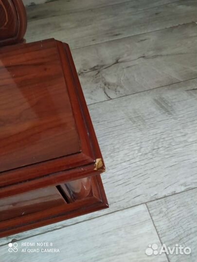 Зеркало с полкой