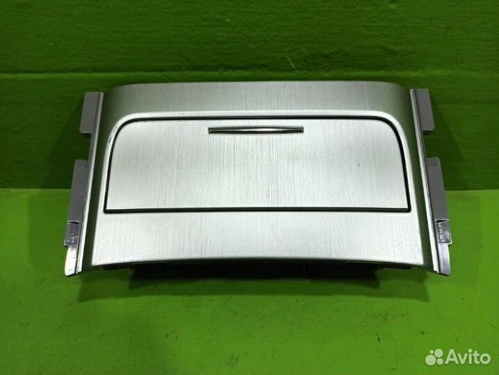 Накладка центральной консоли Toyota Land Cruiser