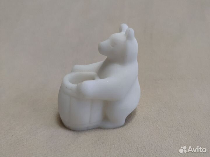 Статуэтка подсвечник Медведь с бочонком