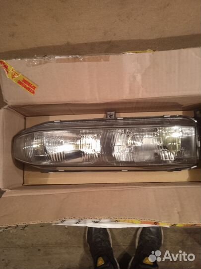 Фара передняя правая