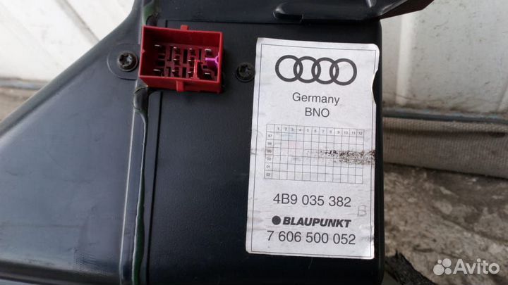 Сабвуфер Audi A6 C5