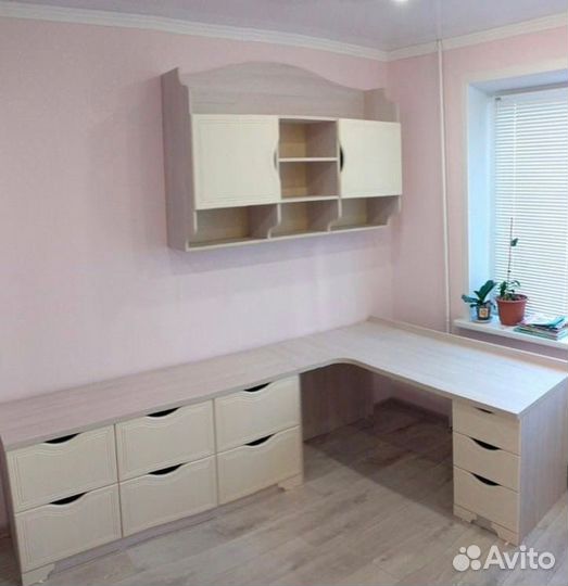 Рабочая зона для школьника студента