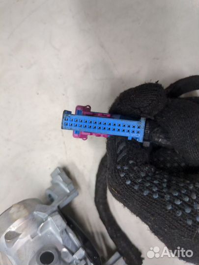 Замок зажигания Volkswagen Tiguan, 2010