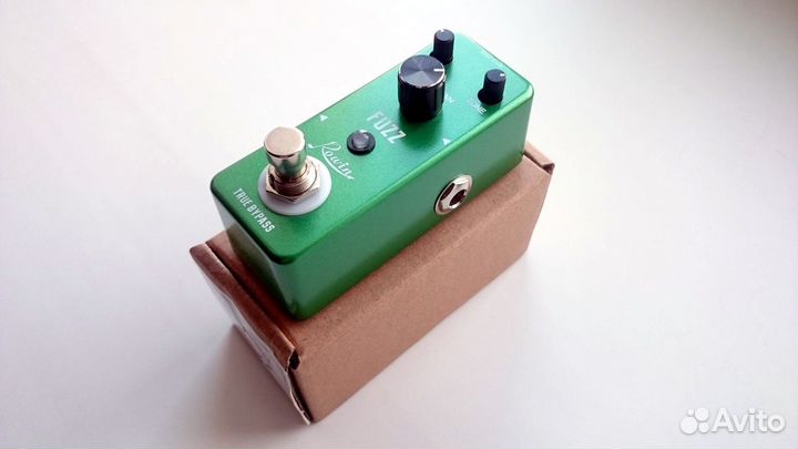 Гитарная педаль эффектов Rowin Fuzz (новая)