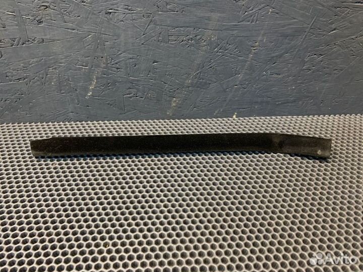 Уплотнитель стекла двери Mercedes-Benz Sl500