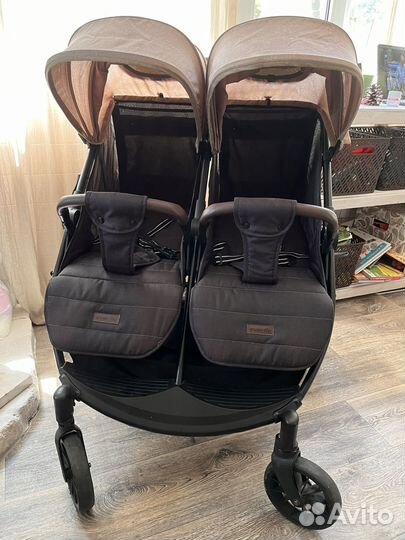 Коляска для погодок двойни