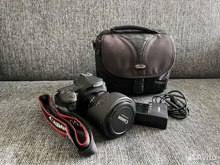 Зеркальный фотоаппарат Canon 60D