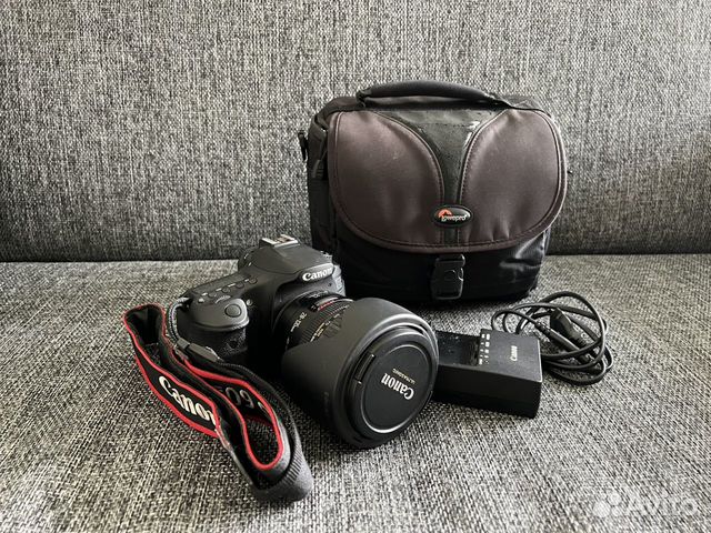 Зеркальный фотоаппарат Canon 60D