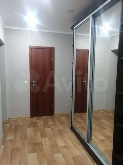2-к. квартира, 64 м², 1/3 эт.