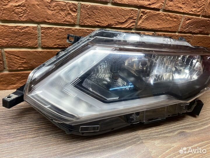 Фара левая Nissan X-Trail T32 Рест 2017+ Галоген