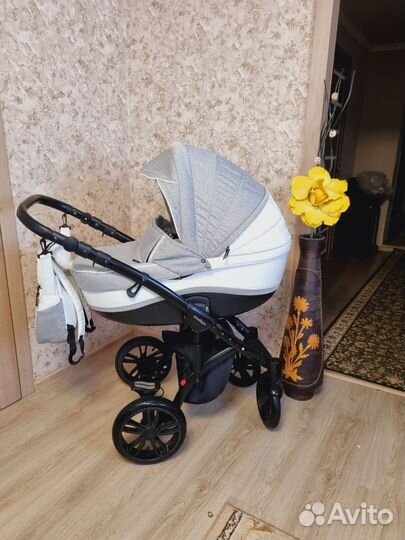 Шикарная Indigo Caiman 2 в 1+автолюлька