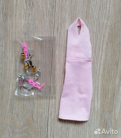 Одежда и аксессуары для куклы Барби