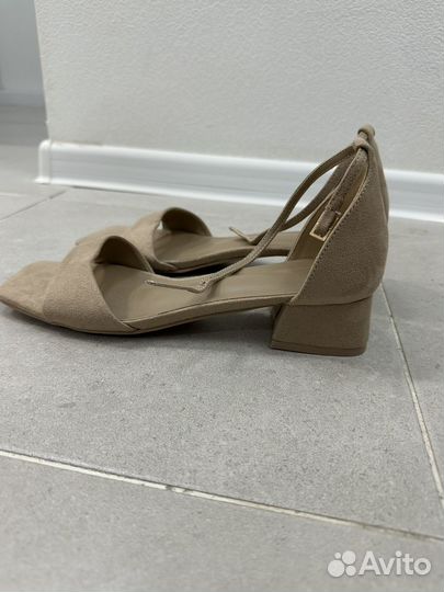 Босоножки женские RE 40