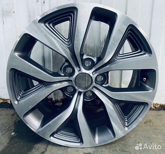 Литой диск R17