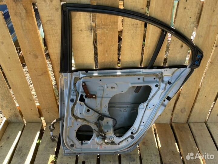 Дверь задняя правая Nissan Primera P12