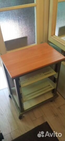 Стойка под аудио аппаратуру