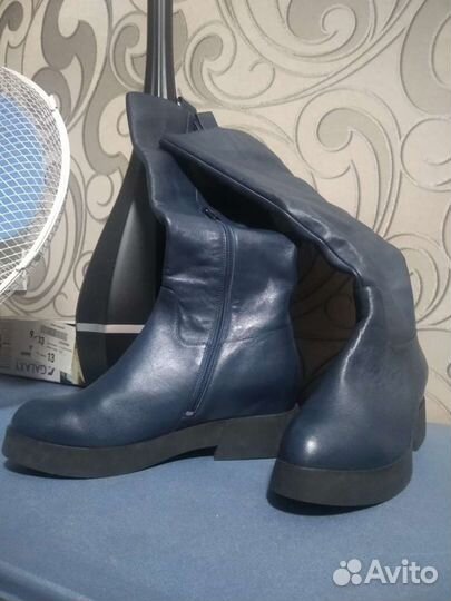 Новые женские кожаные сапоги