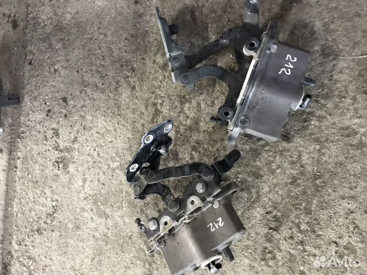 Мерседес 212 петли капота