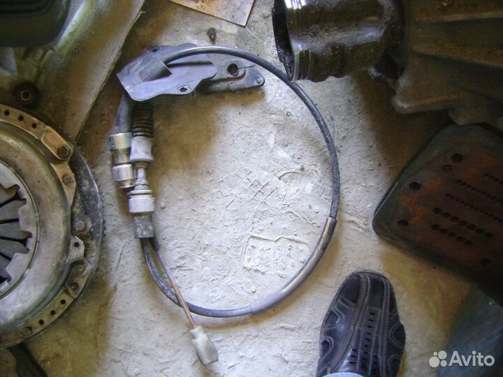 МКПП Тойота в сборе со сцеплением и педалями