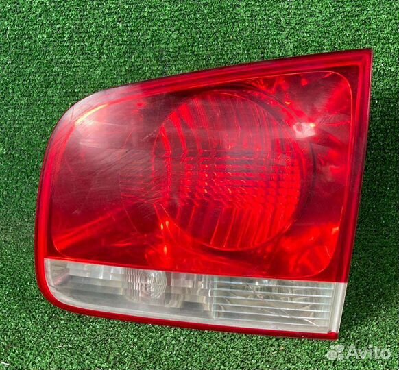 Фонарь правый внутренний Volkswagen Touareg 7l