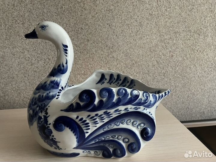 Гжель сухарница фруктовница Лебедь