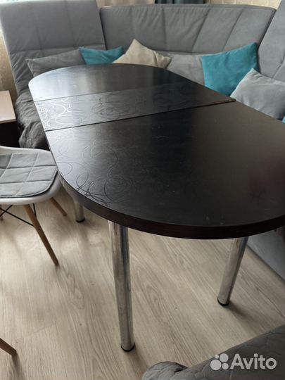 Кухонный стол