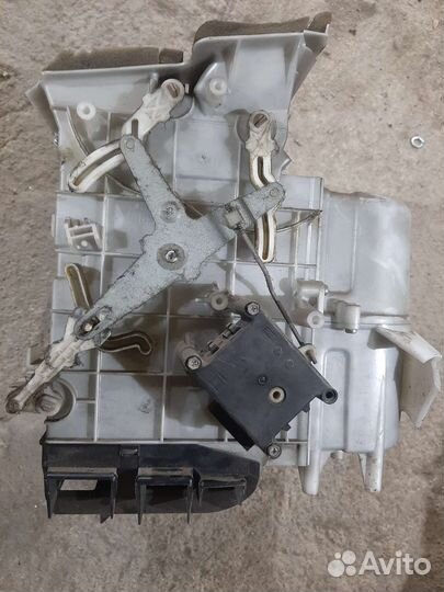 Печка в сборе,можно раздельно Nissan Bluebird