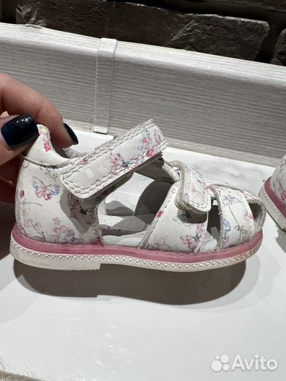 Детская обувь на девочку