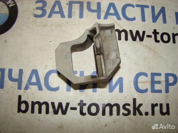 Кронштейн нижний крепления радиатора RH BMW 116i E