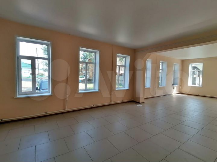 Сдам в аренду торговые помещения в центре села, 1