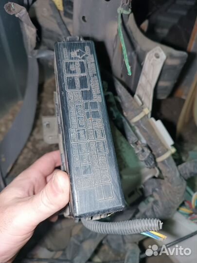 Nissan micra k12 блок предохранителей