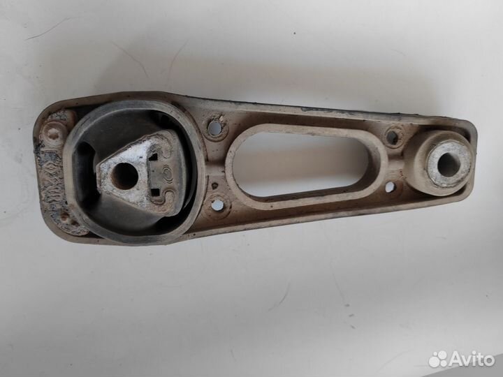 Нижняя Опора двигателя renault duster