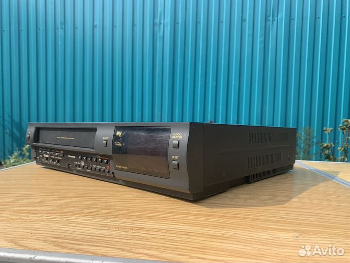 Видеомагнитофон Panasonic NV-J30EE