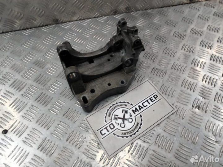 Кронштейн генератора Citroen Berlingo 1.6