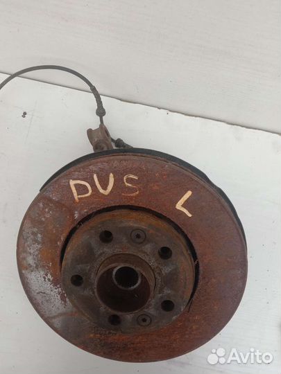 Поворотный кулак левый Renault duster