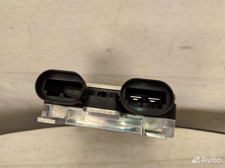 Блок управления вентилятором охлаждения Ford Volvo